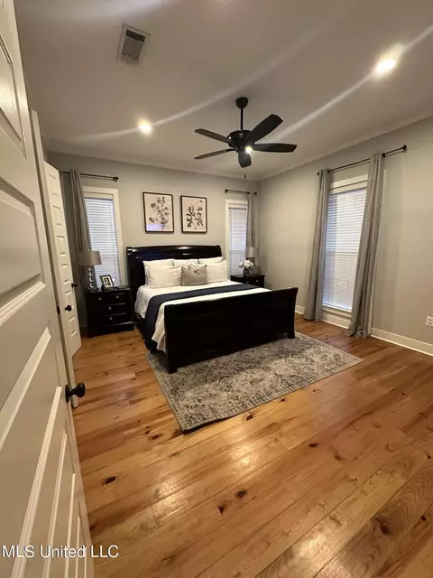 Bedroom - 900 Poplar Dr, Brandon, MS 39042 photo 1 of 4