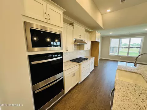 3906 Fieldstream Dr, Olive Branch, MS 38654 photo 5
