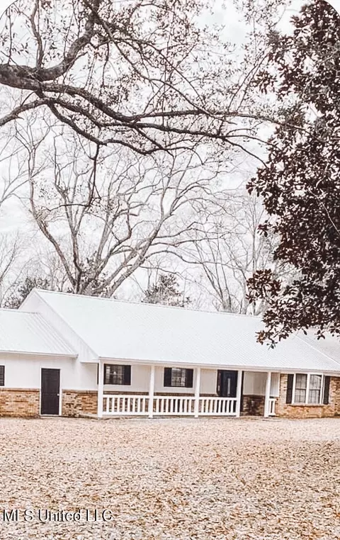 Exterior - 8008 Tanner Williams Rd, Lucedale, MS 39452 photo 2 of 4