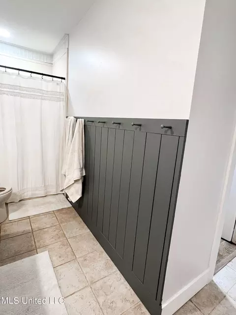 Bath - 8008 Tanner Williams Rd, Lucedale, MS 39452 photo 5 of 5