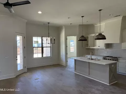 Kitchen - 784 Northridge Trl, Brandon, MS 39047 photo 2 of 3