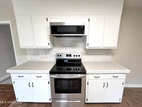 Kitchen - 159 Albermarle Ave, Pearl, MS 39208 photo 3 of 3