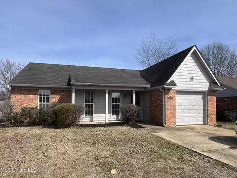 10396 Riggan Dr, Olive Branch, MS 38654