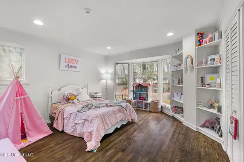 Bedroom - 1805 Bellewood Rd Dr, Jackson, MS 39211 photo 6 of 8