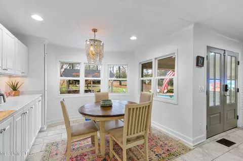 Dining - 1805 Bellewood Rd Dr, Jackson, MS 39211 photo 2 of 3
