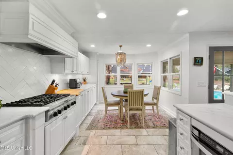 Kitchen - 1805 Bellewood Rd Dr, Jackson, MS 39211 photo 3 of 9