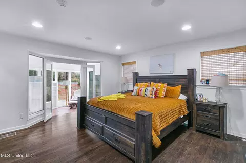 Bedroom - 1805 Bellewood Rd Dr, Jackson, MS 39211 photo 1 of 8
