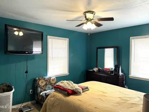 Bedroom - 2012 Springridge Dr, Jackson, MS 39211 photo 4 of 4