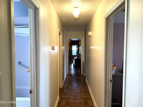 Entry Way - 2012 Springridge Dr, Jackson, MS 39211 photo 2 of 2