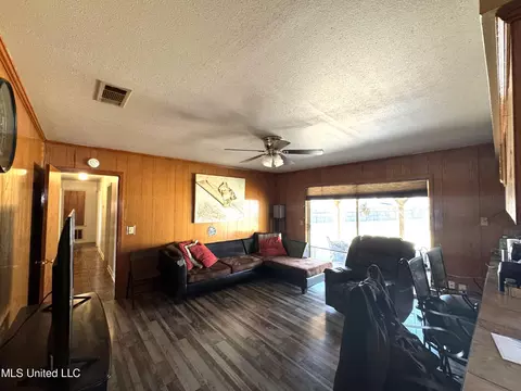 Living - 2012 Springridge Dr, Jackson, MS 39211 photo 1 of 2