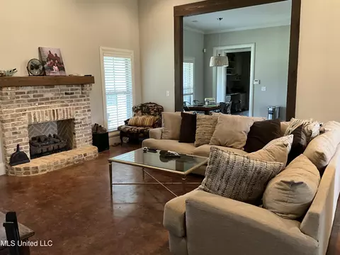 Living - 132 Sharon Rd, Canton, MS 39046 photo 1 of 4