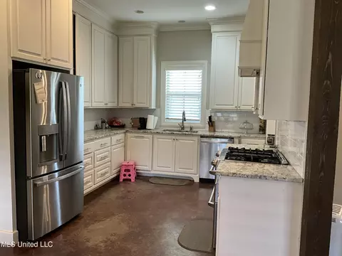 Kitchen - 132 Sharon Rd, Canton, MS 39046 photo 2 of 3