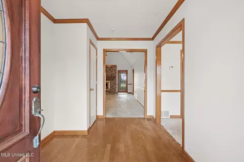Entry Way - 4753 Pleasant Hill Rd, Nesbit, MS 38651 photo 2 of 3
