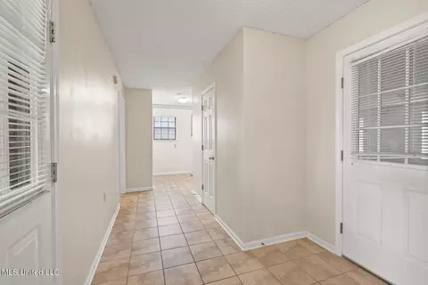 Entry Way - 4753 Pleasant Hill Rd, Nesbit, MS 38651 photo 3 of 3