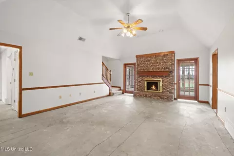 Living - 4753 Pleasant Hill Rd, Nesbit, MS 38651 photo 1 of 1