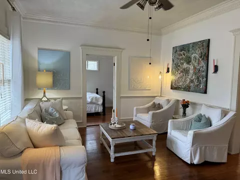 Living - 755 Euclid Avenue Ave, Jackson, MS 39202 photo 2 of 3