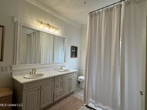 Bath - 755 Euclid Avenue Ave, Jackson, MS 39202 photo 3 of 4