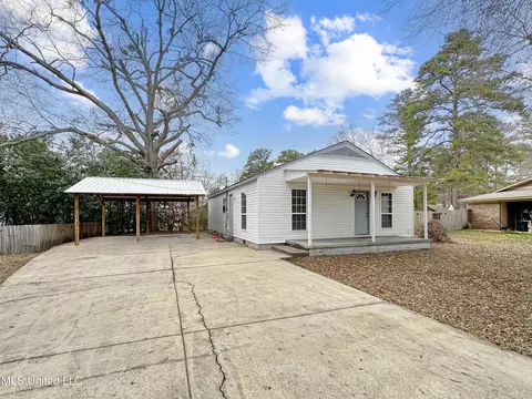 459 Boehle St, Pearl, MS 39208