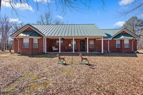 473 Wildwood Rd, Holly Springs, MS 38635