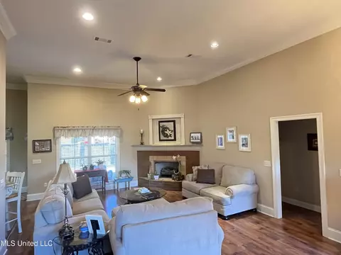 Living - 300 Cedar Stone Ct, Florence, MS 39073 photo 2 of 7