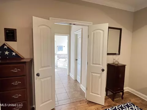 Entry Way - 300 Cedar Stone Ct, Florence, MS 39073 photo 4 of 4