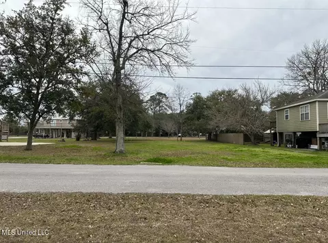 2114 Edgewood Ave, Pascagoula, MS 39567