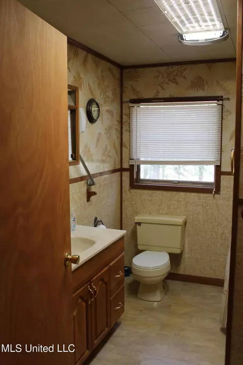 Bath - 426 Lamar St, Lucedale, MS 39452 photo 1 of 1
