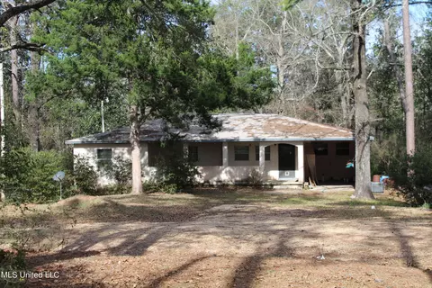 Exterior - 426 Lamar St, Lucedale, MS 39452 photo 2 of 7
