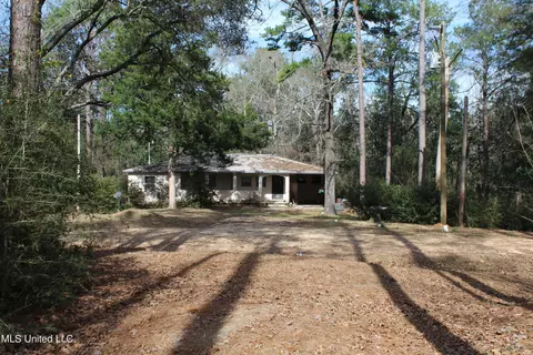 Exterior - 426 Lamar St, Lucedale, MS 39452 photo 3 of 7