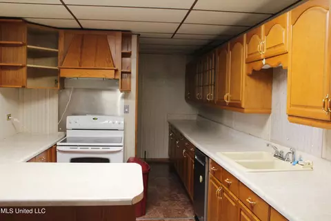 Kitchen - 426 Lamar St, Lucedale, MS 39452 photo 1 of 2