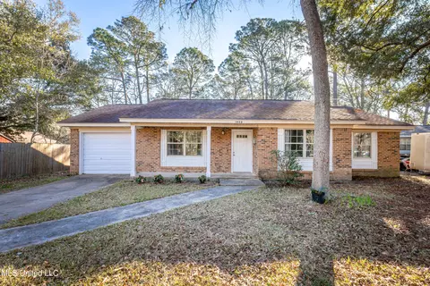 1908 S 1 St, Ocean Springs, MS 39564