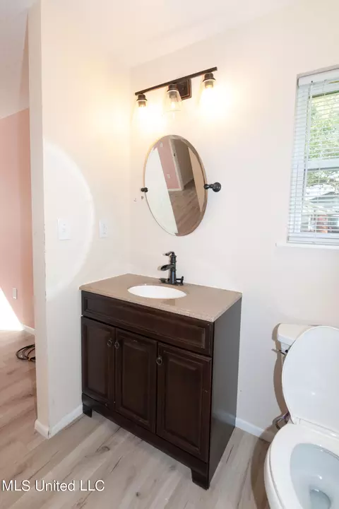 Bath - 4530 Griffin St, Moss Point, MS 39563 photo 1 of 3