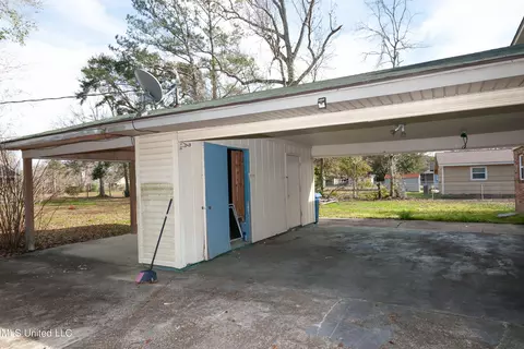Exterior - 4530 Griffin St, Moss Point, MS 39563 photo 2 of 2