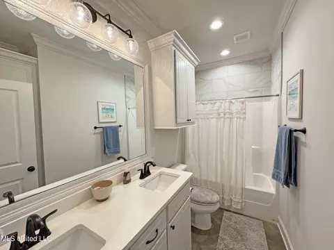 Bath - 212 Warwick Dr, Brandon, MS 39042 photo 4 of 4