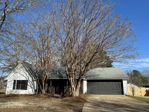 2002 Matthews Dr #NA, Richland, MS 39218