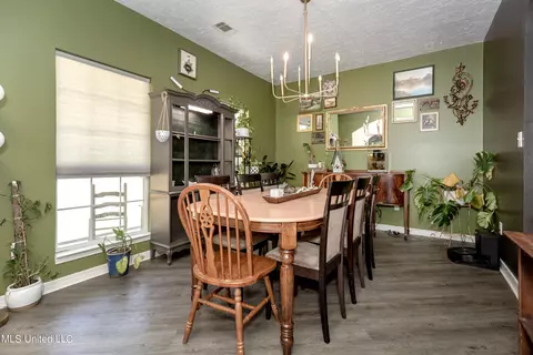 Dining - 19033 Roger Davis, Moss Point, MS 39562 photo 2 of 4