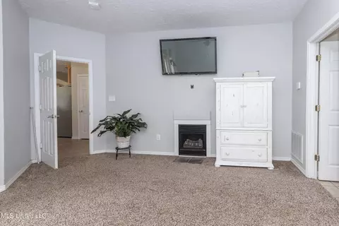 Bedroom - 19033 Roger Davis, Moss Point, MS 39562 photo 6 of 10