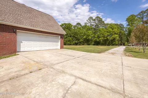 Exterior - 19033 Roger Davis, Moss Point, MS 39562 photo 9 of 24
