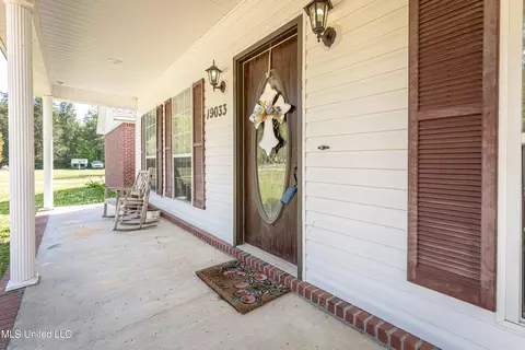Exterior - 19033 Roger Davis, Moss Point, MS 39562 photo 6 of 24