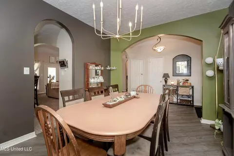 Dining - 19033 Roger Davis, Moss Point, MS 39562 photo 3 of 4