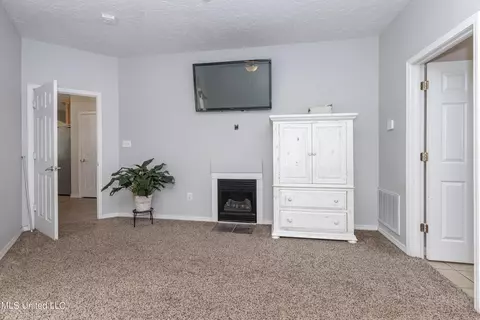 Living - 19033 Roger Davis, Moss Point, MS 39562 photo 10 of 10