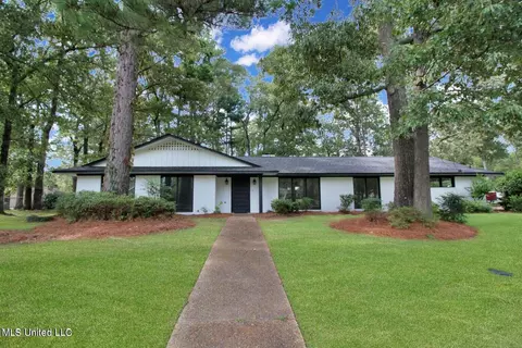 47 Crossgates Dr, Brandon, MS 39042 photo 1