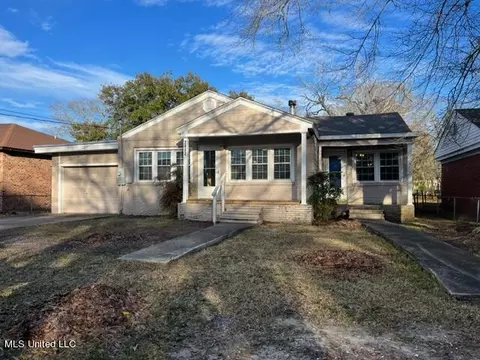 2402 9th St, Pascagoula, MS 39567