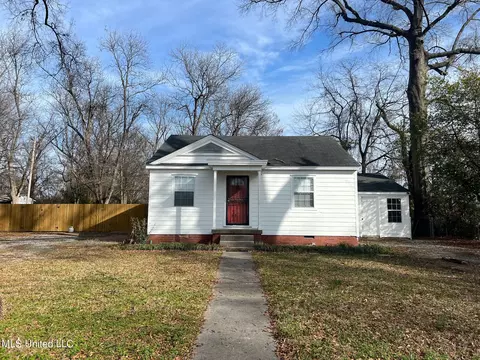 619 S Leflore Ave, Cleveland, MS 38732