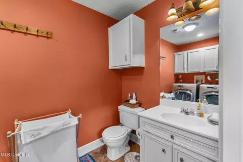 Bath - 5870 Baxter Dr, Jackson, MS 39211 photo 1 of 4
