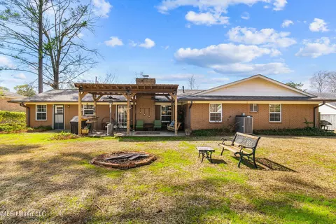 Exterior - 5870 Baxter Dr, Jackson, MS 39211 photo 8 of 14
