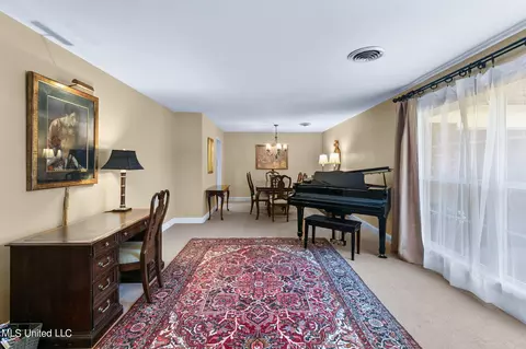 Living - 5870 Baxter Dr, Jackson, MS 39211 photo 1 of 6
