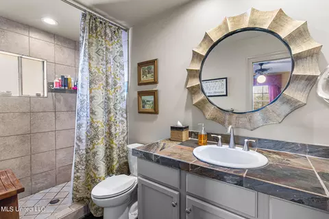 Bath - 5870 Baxter Dr, Jackson, MS 39211 photo 2 of 4
