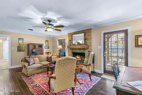 Dining - 5870 Baxter Dr, Jackson, MS 39211 photo 3 of 3