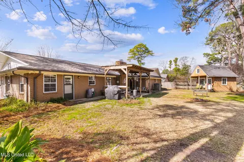 Exterior - 5870 Baxter Dr, Jackson, MS 39211 photo 9 of 14